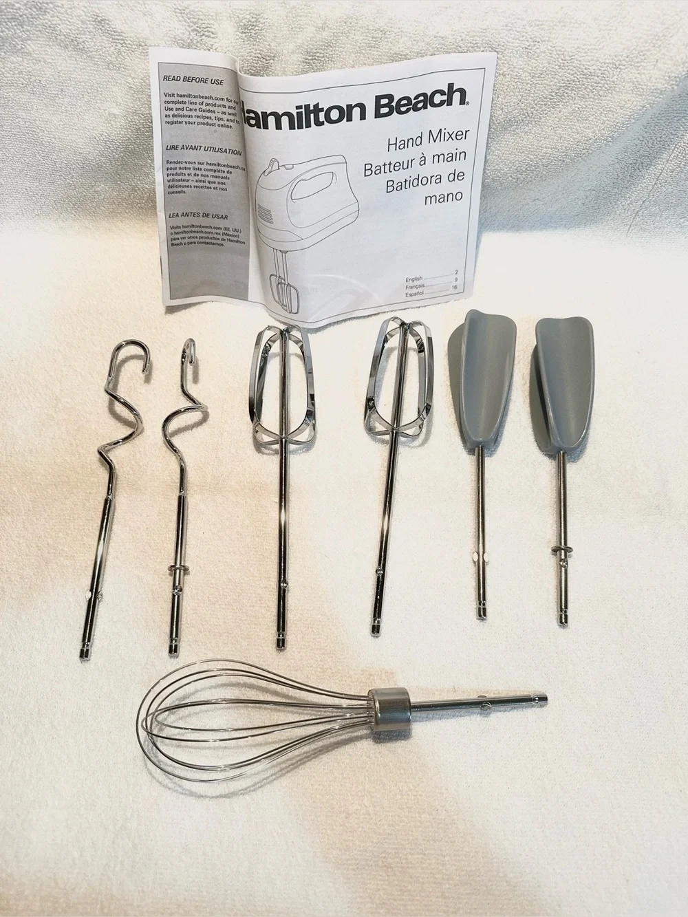 Hamilton Beach 6-Speed Electric Hand Mixer with attachments and snap on bowl